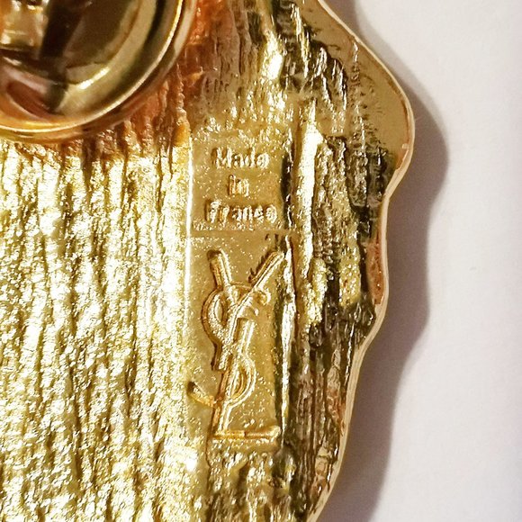 Vintage Authentic YSL Yves Saint Laurent Golden Pin/Brooch in EUC - Picture 3 of 4